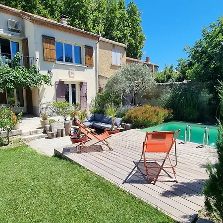 Daire Lumineux Avec Acces Jardin Et Piscine Chauffee *